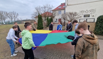 fbbf4f37-fdf7-4240-aa3f-a0d4d25175ef