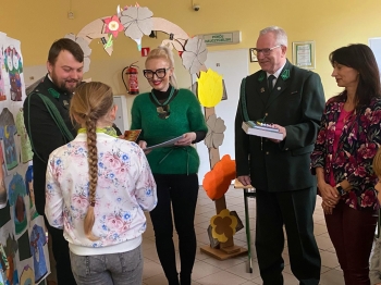 0c431268-bbb7-41e5-8c6e-c9d27e0b1521