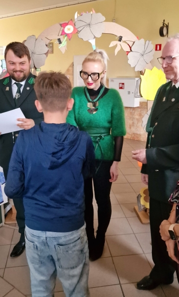 16d1096b-0af8-427e-bcdb-14384ea4d359