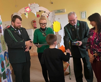 b97447fb-7628-4007-b80e-7d7a9cb31917