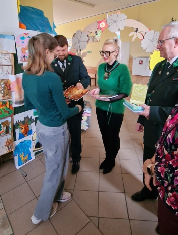 db67a6b0-baa6-4d28-8be2-42c61bd4f34e