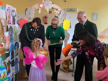 def88bc4-2f91-49d7-9bc5-c727d104f067