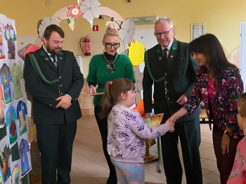 f0a18b1e-56ce-4d77-aef6-c1042eef4494