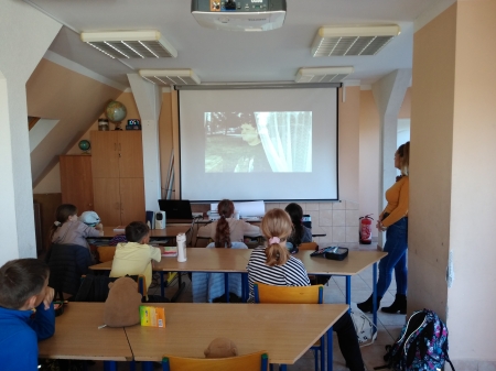 Udział klasy 5 w obchodach Tygodnia przemocy rówieśniczej