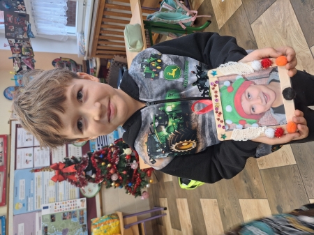 Ozdabianie ramek do świątecznych zdjęć