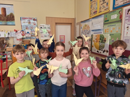 Spotkanie z panią z Poradni Pedagogiczno-Psychologicznej - składanie papieru tec...