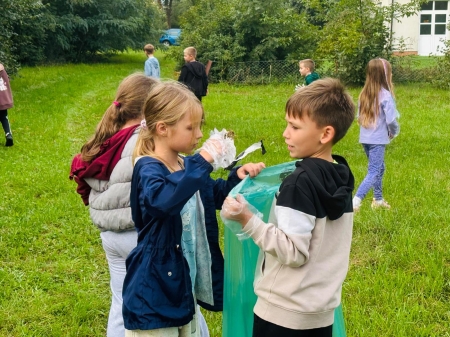 „SOS dla wody! Niech będzie wolna od śmieci”, czyli o udziale w akcji „Sprzątania Świata”.
